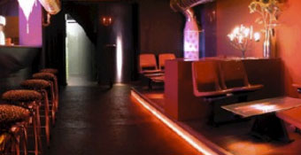 Einrichtung Flowers, Boots & Bones 1