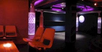 Einrichtung Flowers, Boots & Bones 1